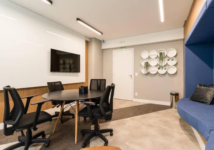 P1111 - Loft Pinheiros, Prox. Metro E Av. Reboucas *